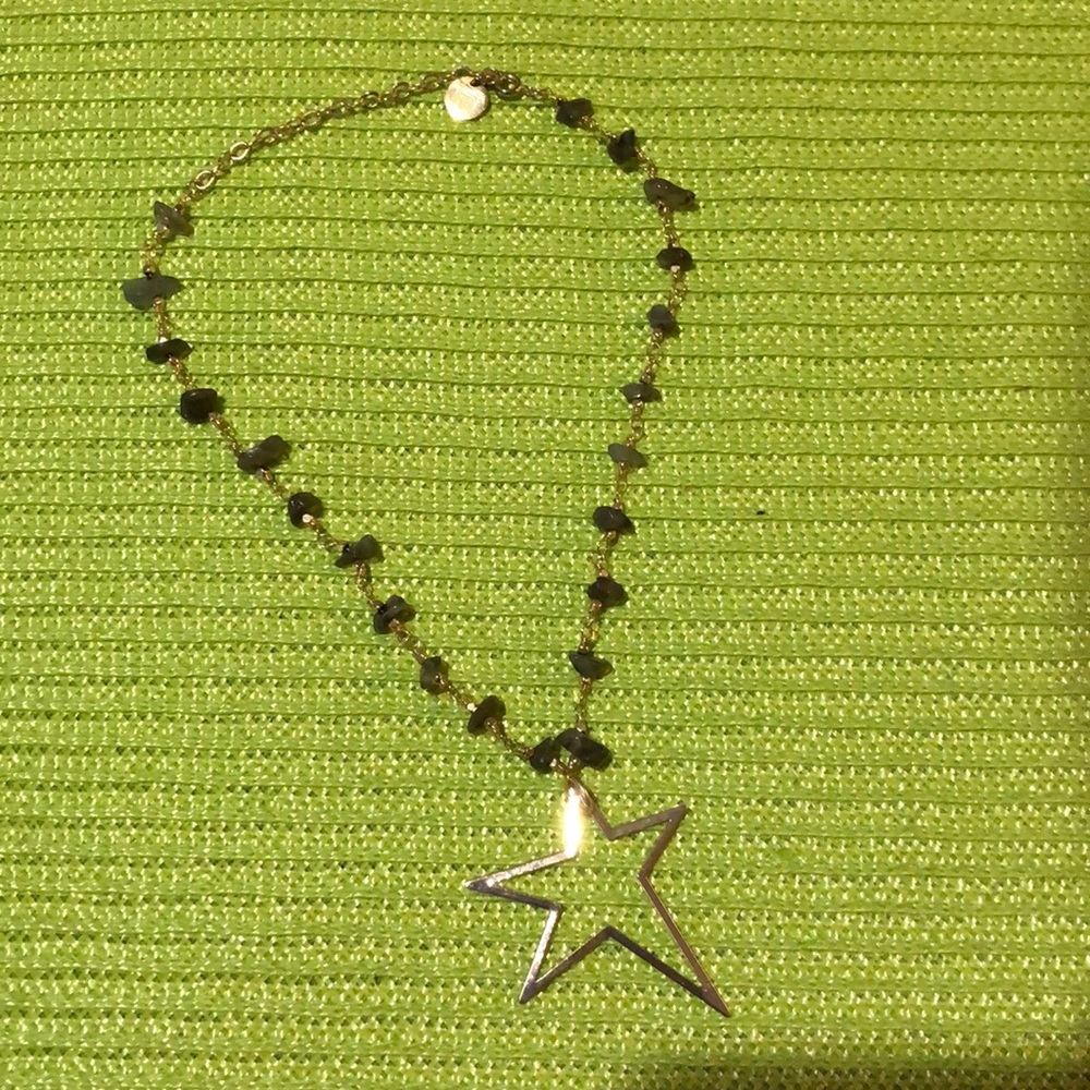 B.B. Lila star choker necklace